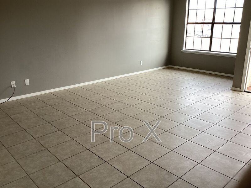 1021 S Saint Louis Ave #2 - Photo 3 of 11