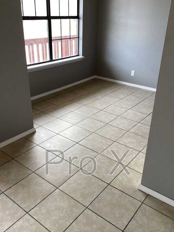 1021 S Saint Louis Ave #2 - Photo 4 of 11