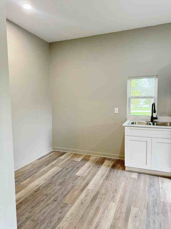 650 W Park Avenue - Photo 4 of 50