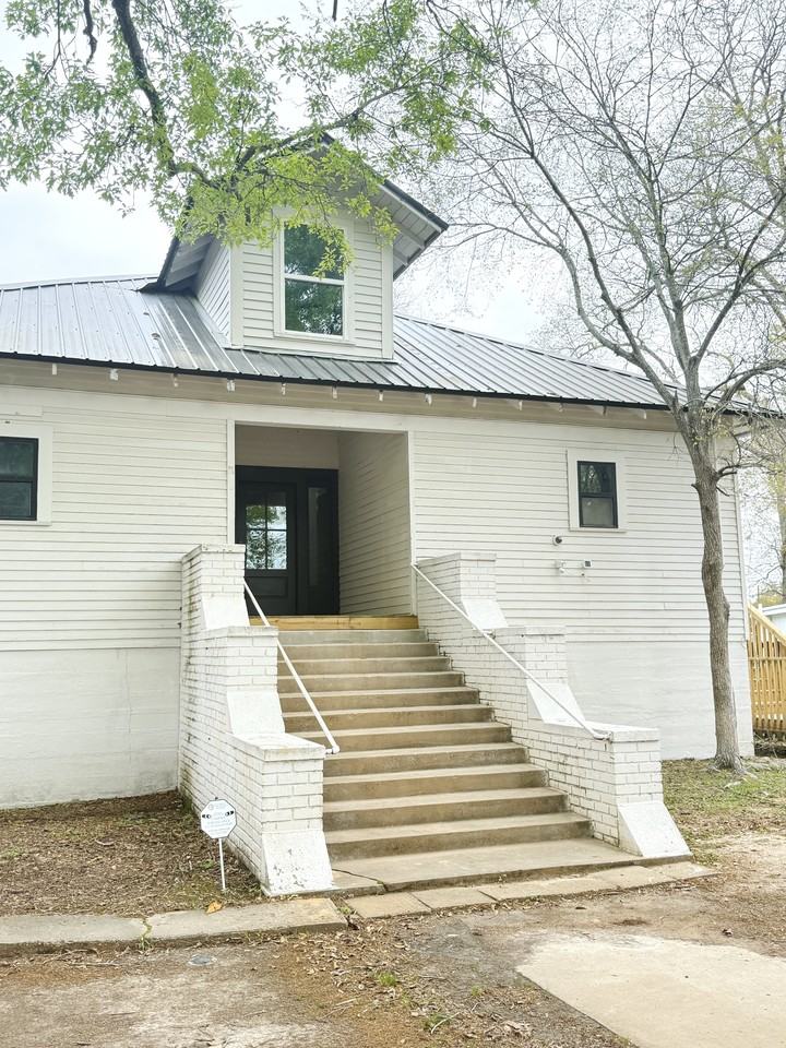 650 W Park Avenue - Photo 6 of 50