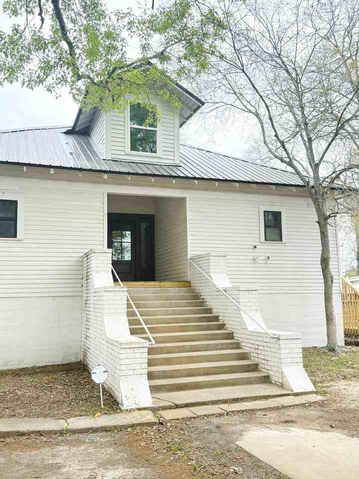 650 W Park Avenue - Photo 4 of 47