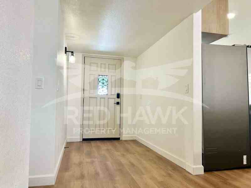 2466 E Huber St - Photo 4 of 28