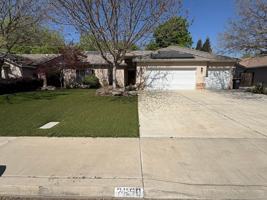 featured image of 2650 W Oakridge Ave