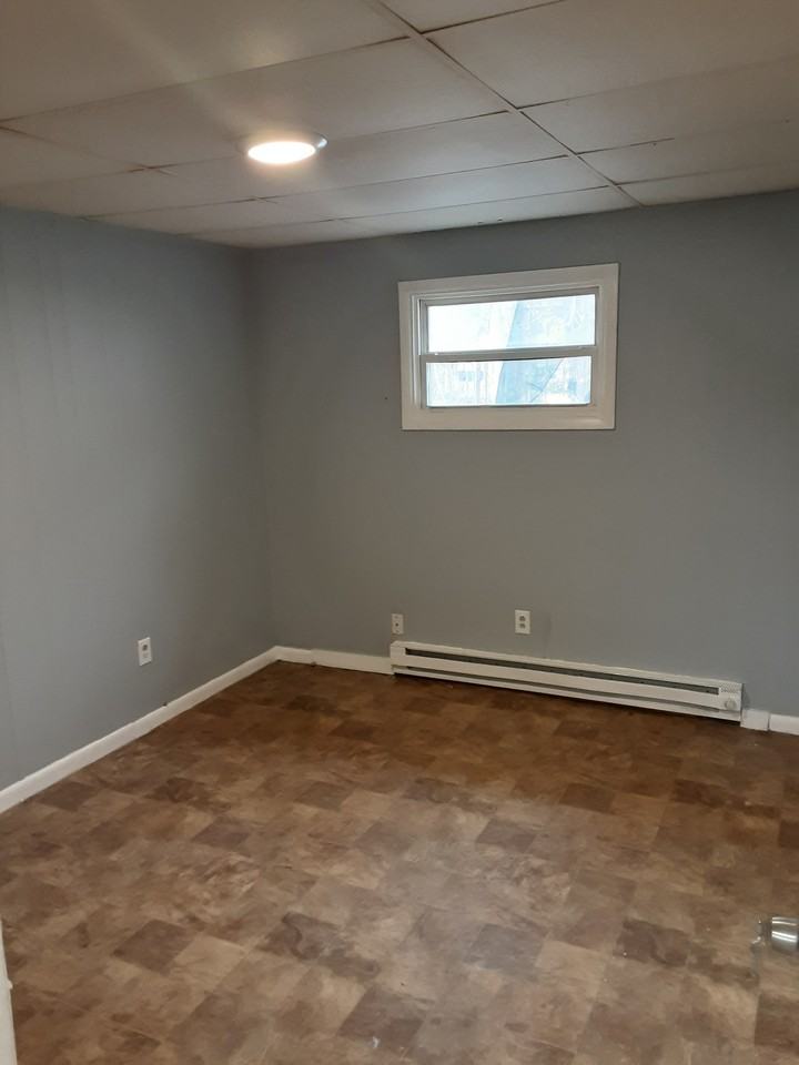 589-591 W Broadway - Photo 3 of 8