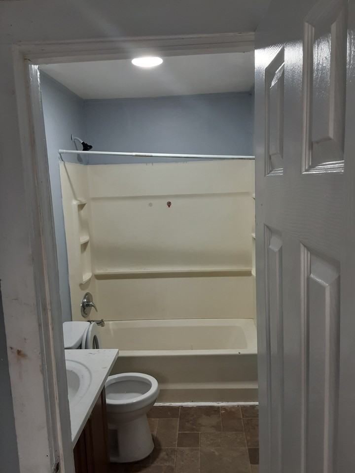 589-591 W Broadway - Photo 6 of 8