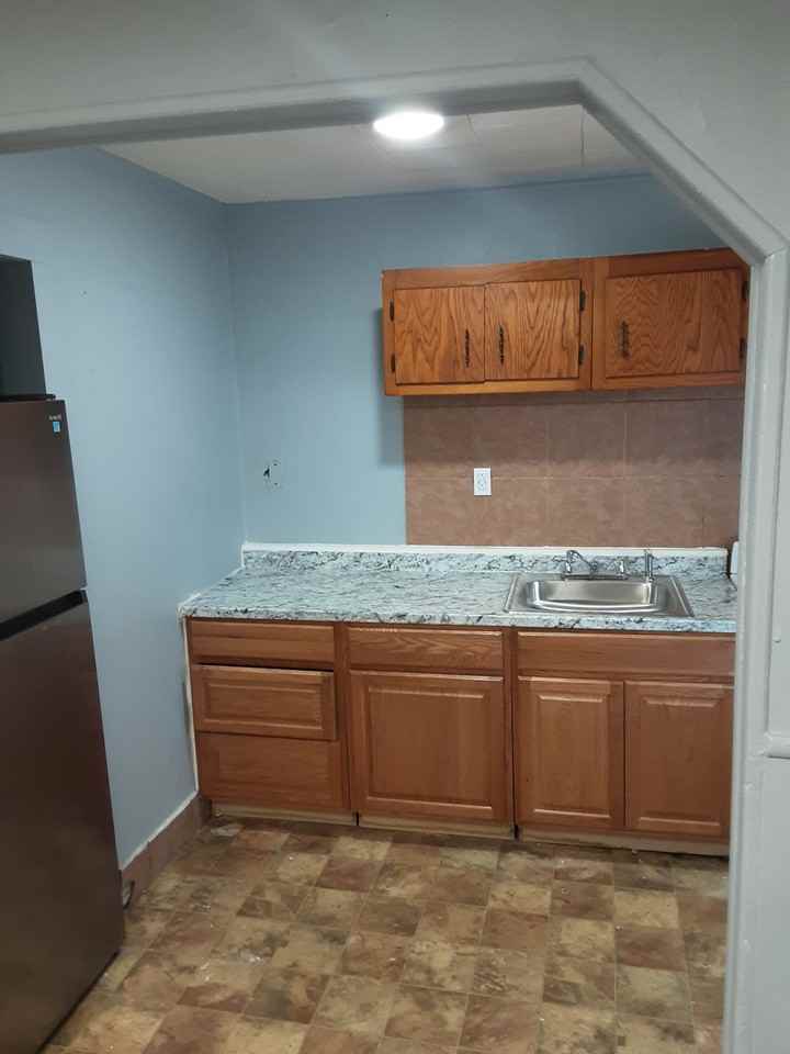 589-591 W Broadway - Photo 7 of 8