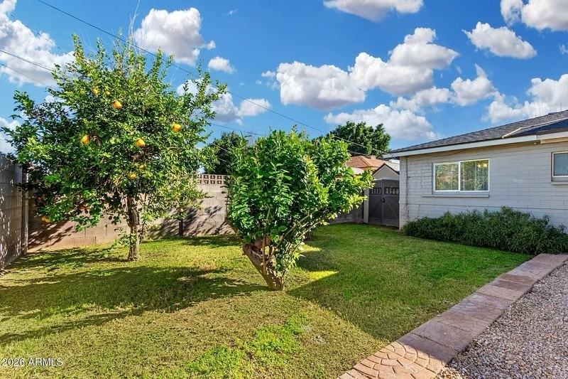 1412 W 7th Pl - Photo 4 of 26