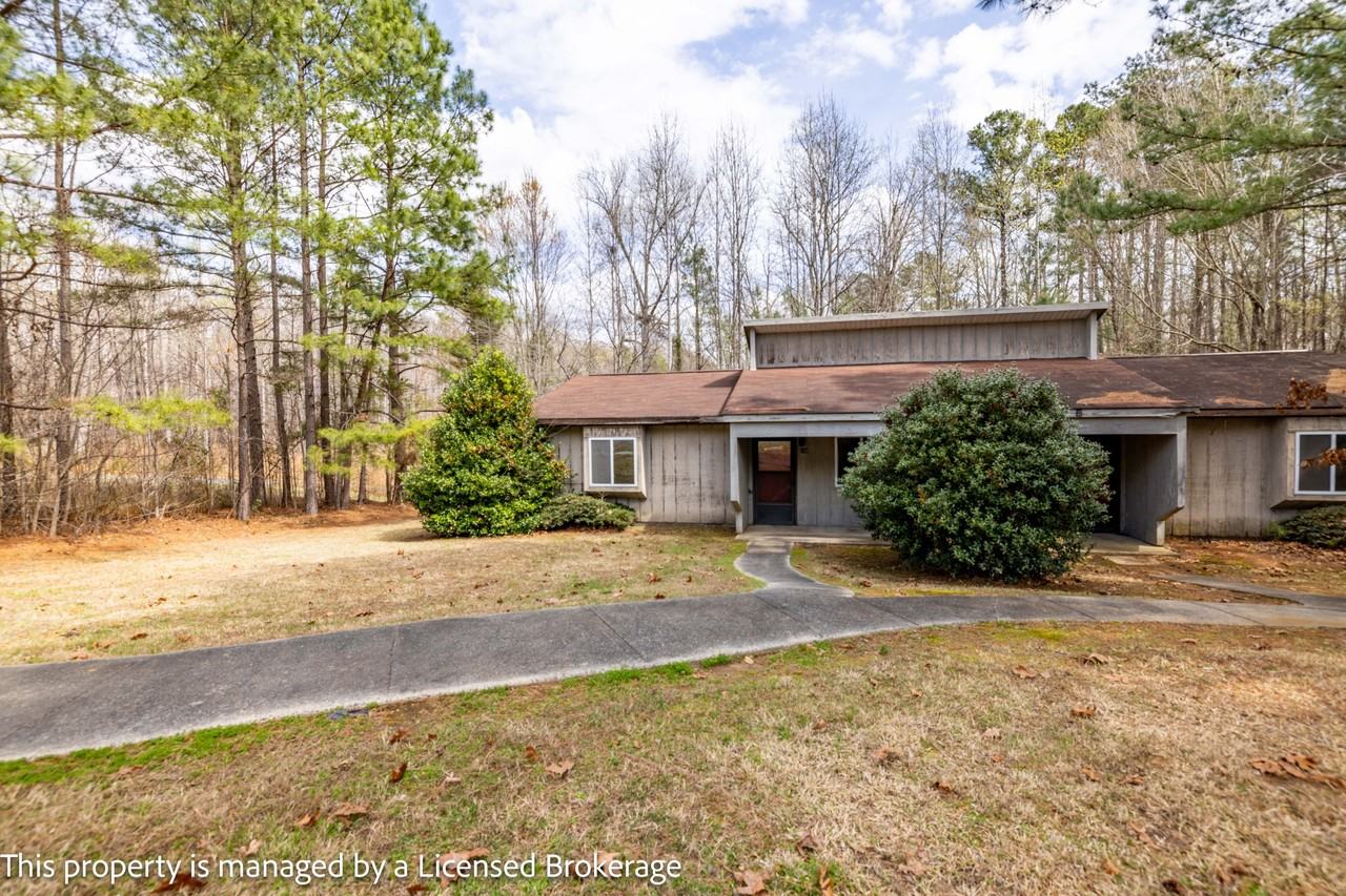 136 Brentwood Drive - Photo 2 of 25