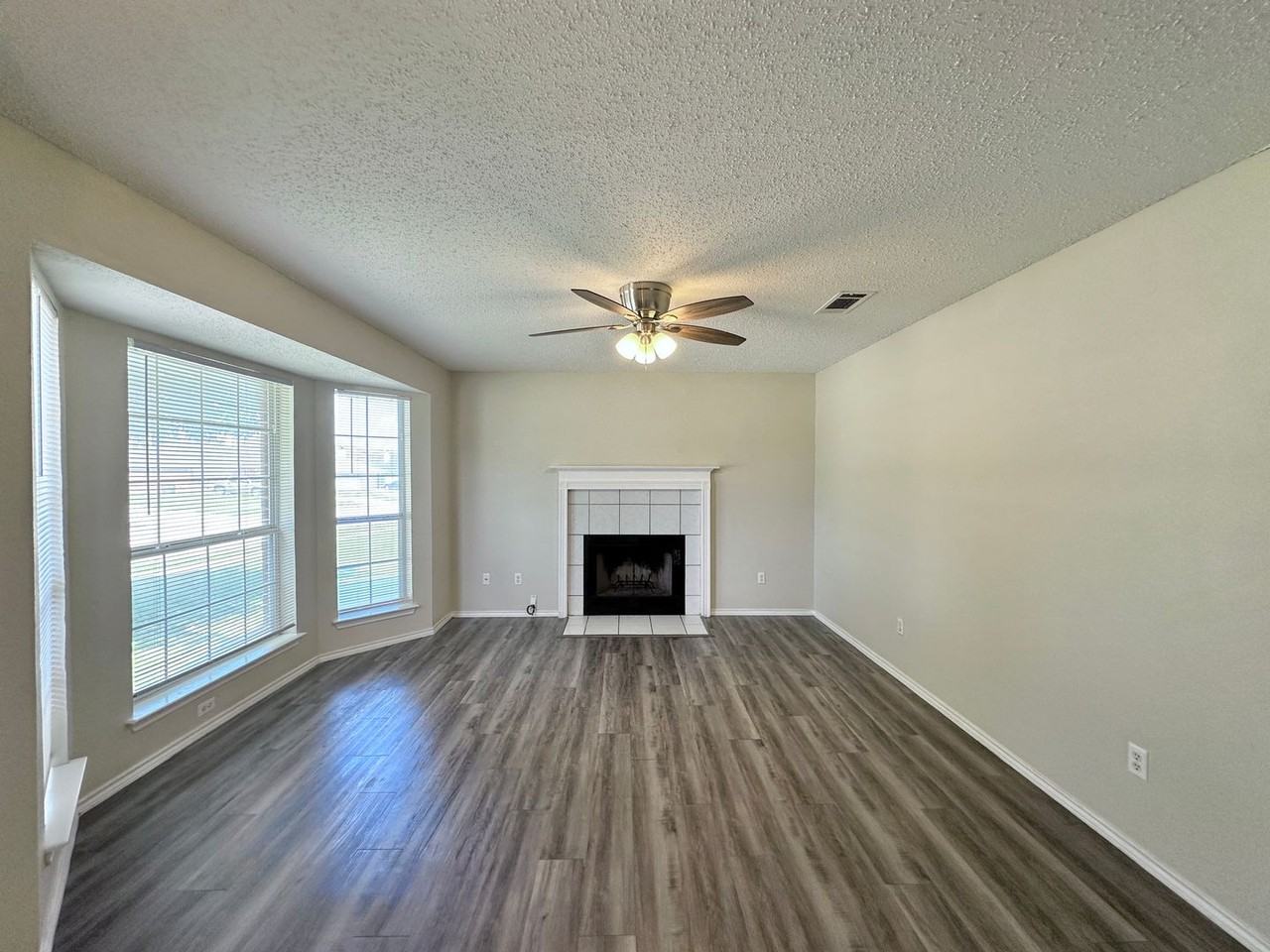 3204 Levy Ln - Photo 3 of 33