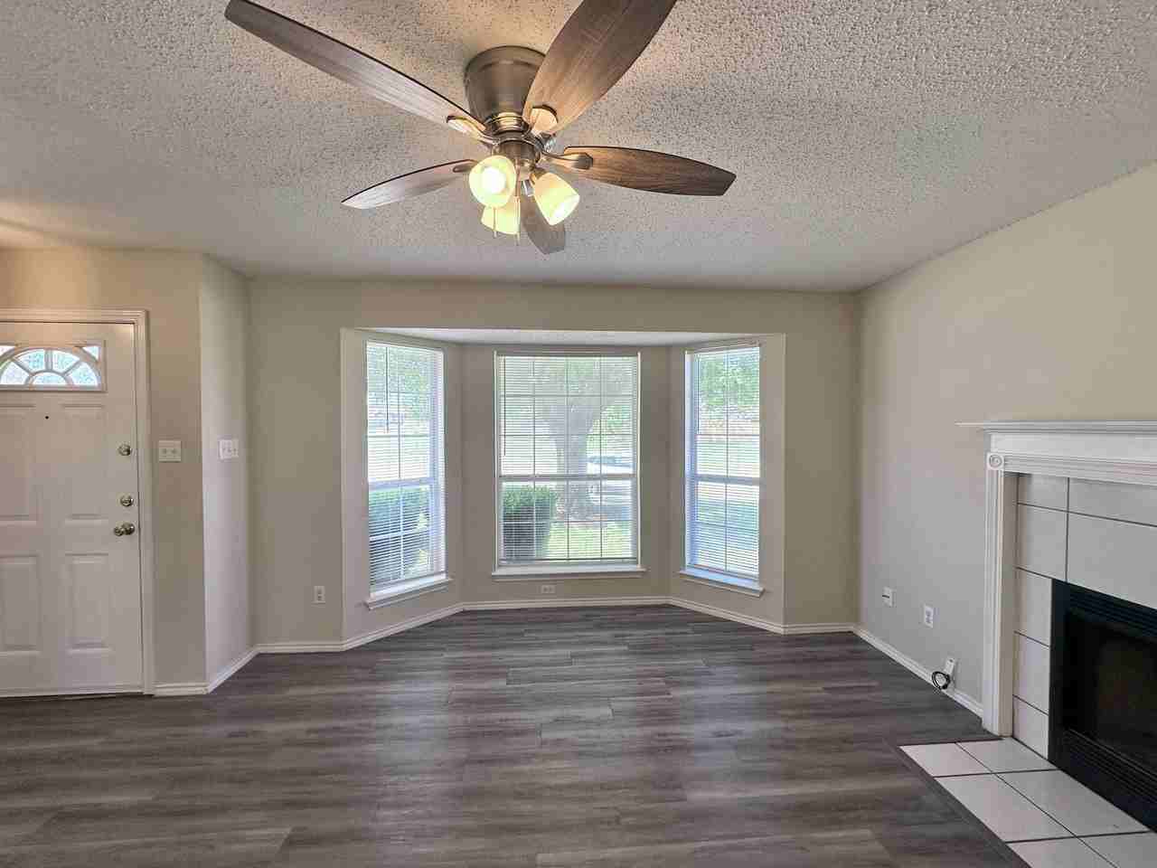 3204 Levy Ln - Photo 5 of 33