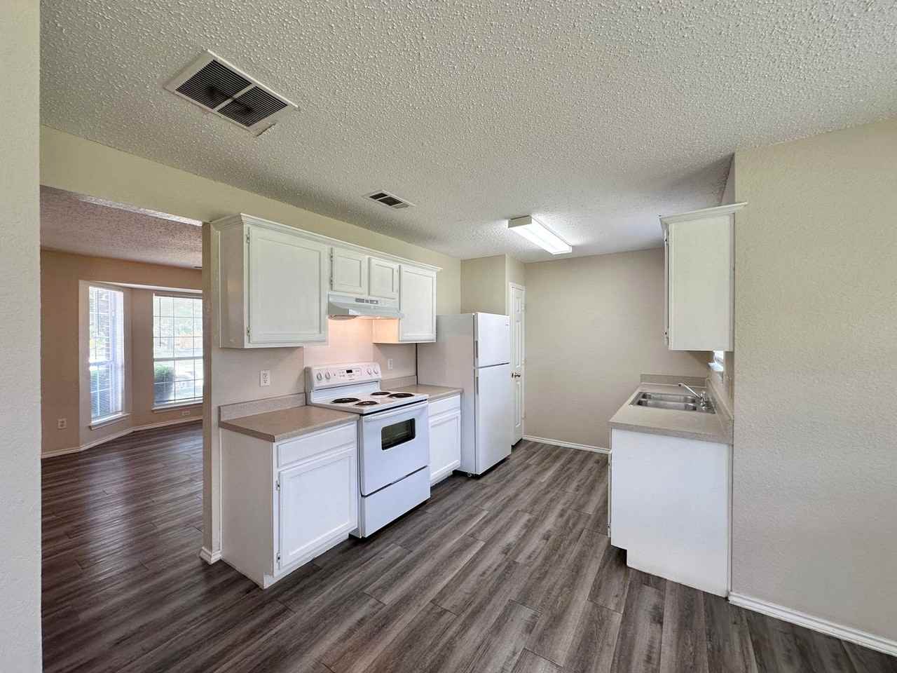 3204 Levy Ln - Photo 7 of 33