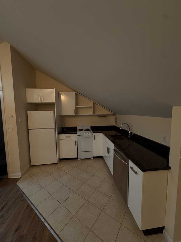 67 Willow Avenue - Photo 2 of 7