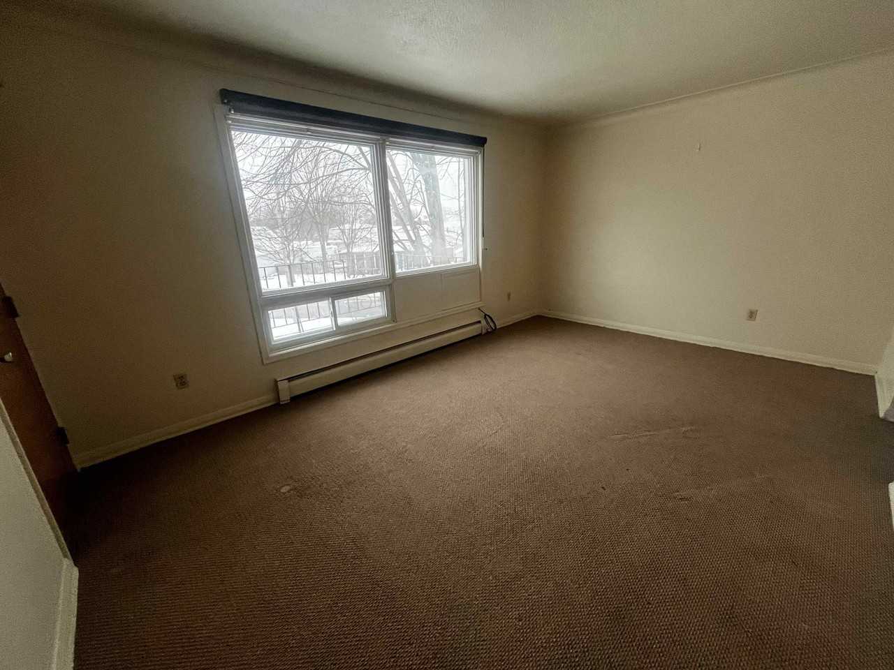 465 Broadway St - Photo 4 of 26