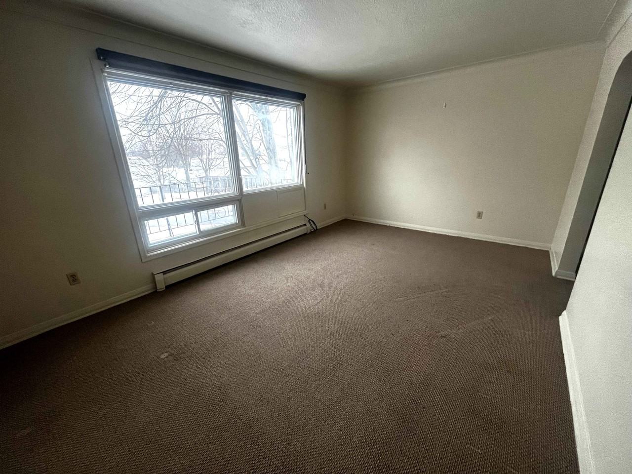 465 Broadway St - Photo 5 of 26