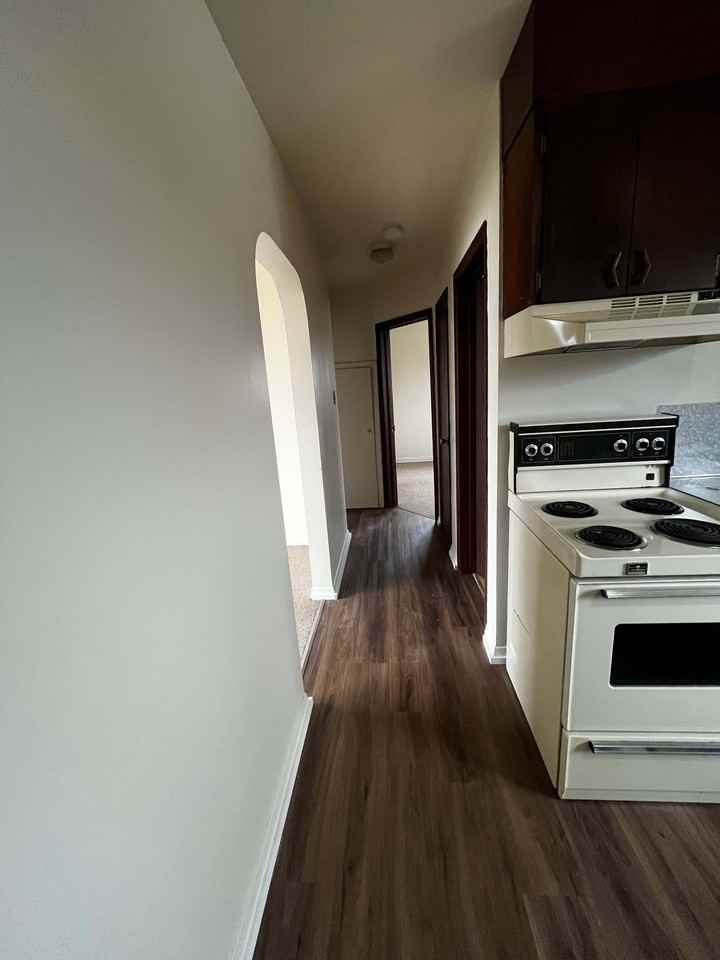 465 Broadway St - Photo 7 of 26