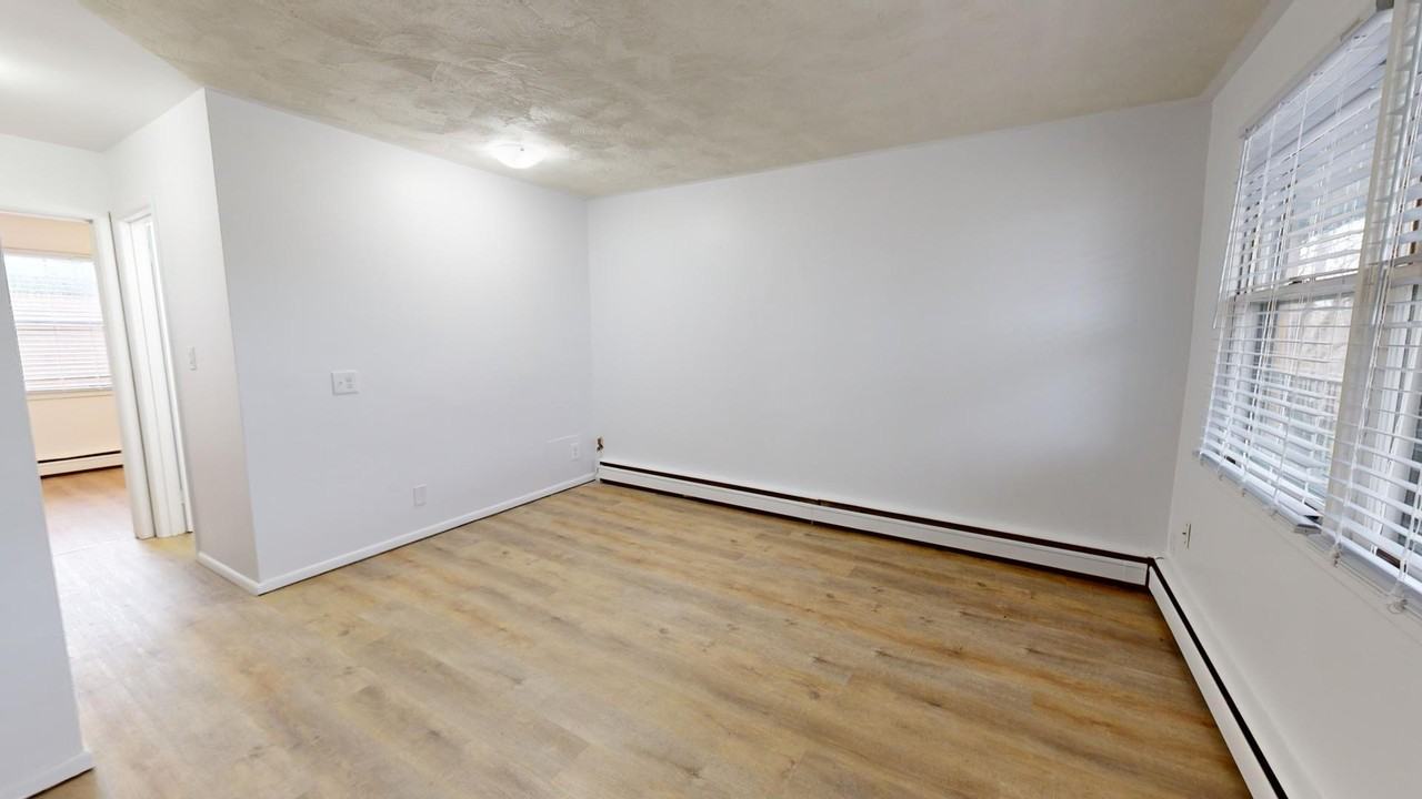 Queen St - 186 - Photo 4 of 19