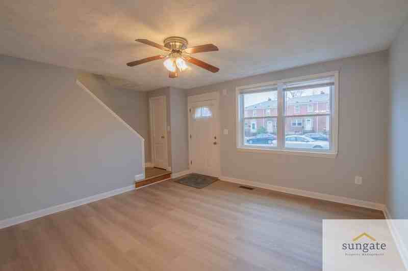 8533 Oak Rd - Photo 2 of 34