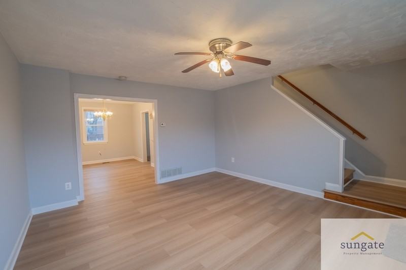 8533 Oak Rd - Photo 5 of 34