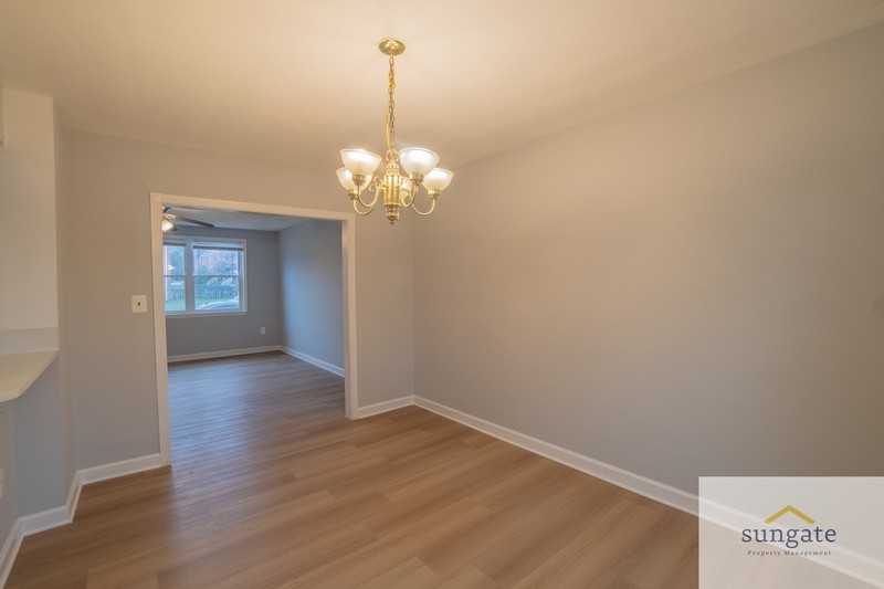 8533 Oak Rd - Photo 7 of 34