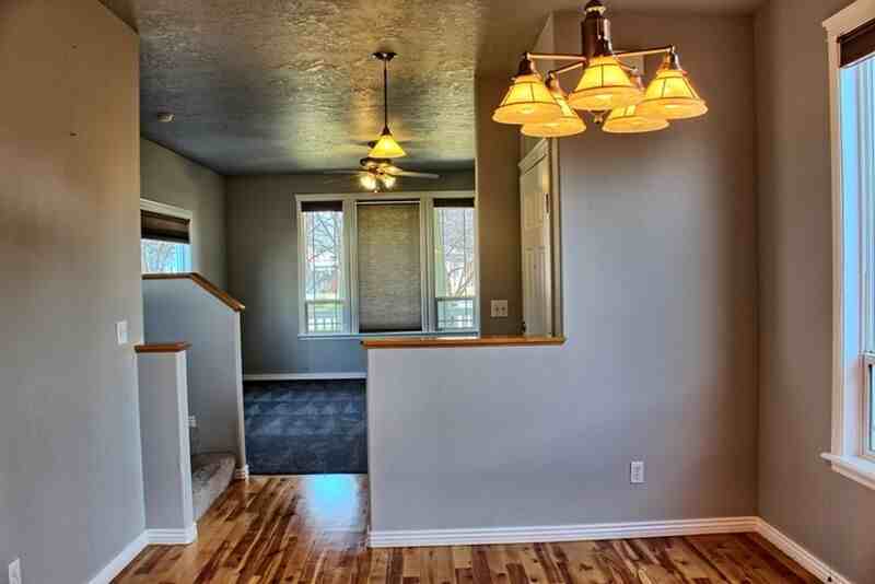 1601 S Euclid Ave - Photo 4 of 11