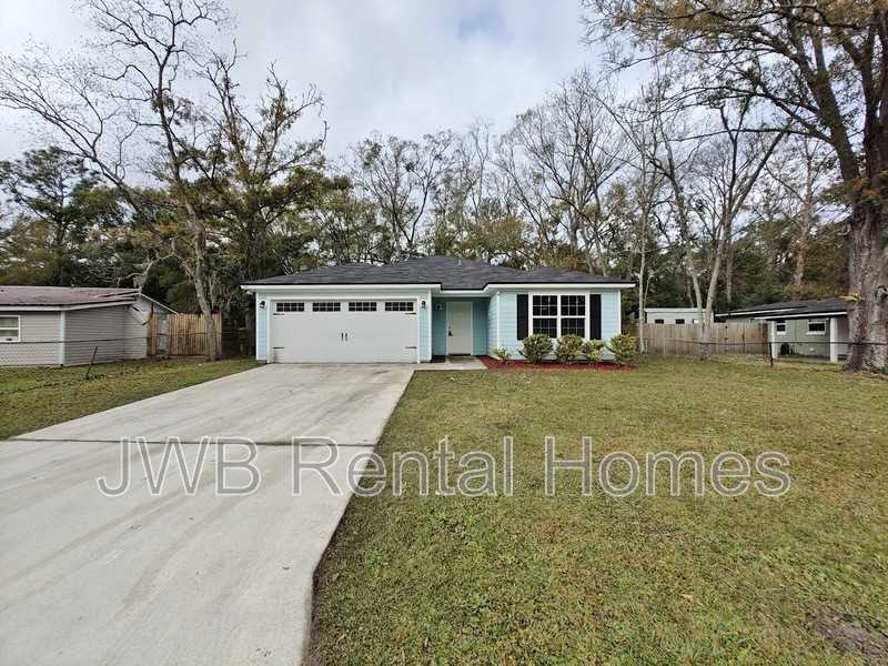 2562 Red Robin Dr W - Photo 2 of 9