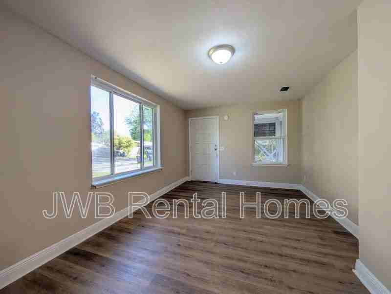 4802 Appleton Ave - Photo 5 of 14