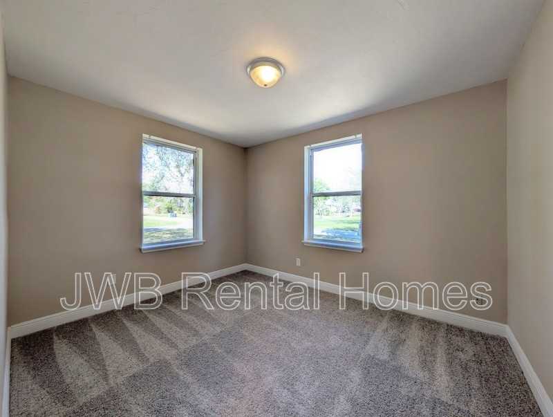 4802 Appleton Ave - Photo 6 of 14