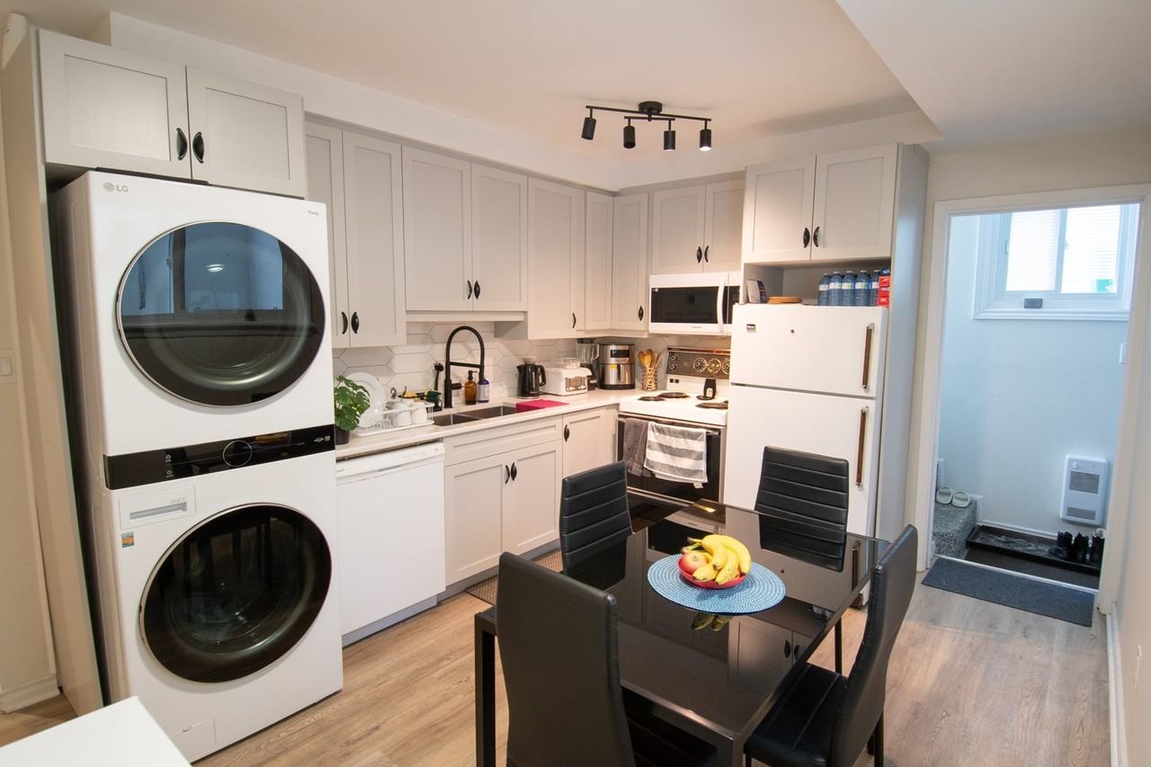 387 Saint - Denis Street #2 - Photo 2 of 11