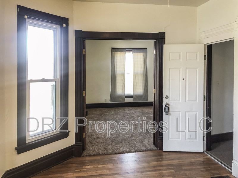 1012 Bridge St Nw #2UPPER - Photo 5 of 15