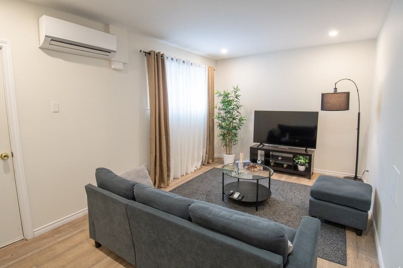 387 Saint - Denis Street #2 - Photo 3 of 11