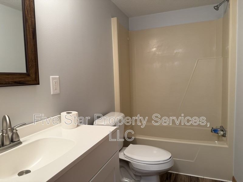 101 S Kennedy Ave - Photo 7 of 9