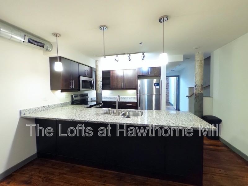 1101 Hawthorne Ln #231 - Photo 3 of 10