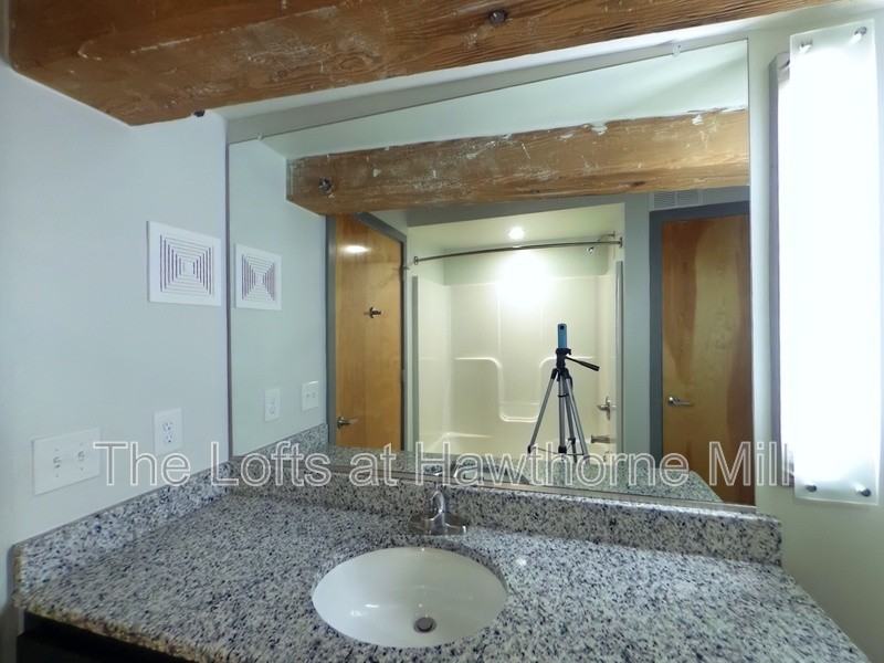 1101 Hawthorne Ln #231 - Photo 6 of 10