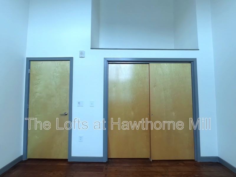 1101 Hawthorne Ln #231 - Photo 7 of 10