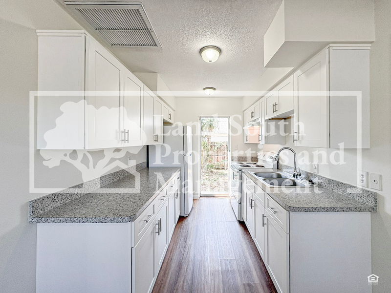 420 Allamanda Dr - Photo 6 of 16