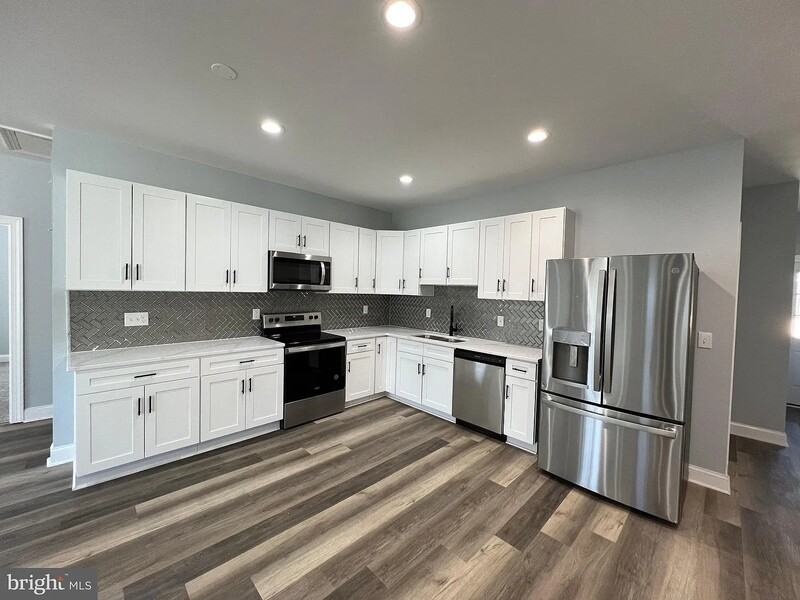 141 Bunche Blvd - Photo 4 of 19