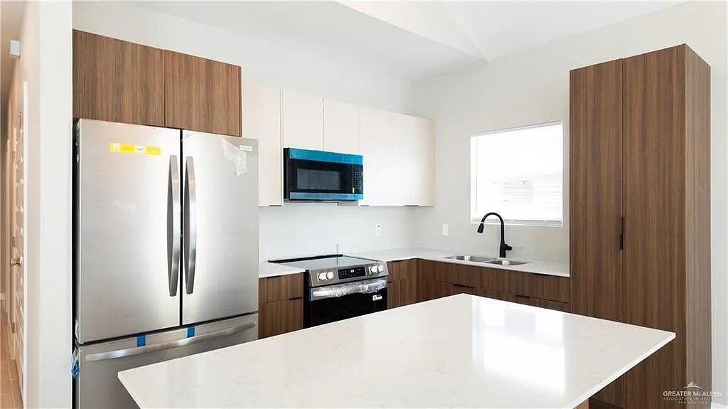 705 Deanne Dr ##3 - Photo 5 of 18