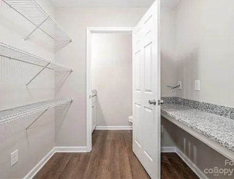 1347 Ontario Dr - Photo 4 of 6