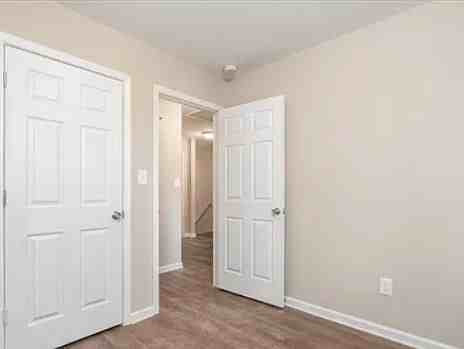 1347 Ontario Dr - Photo 5 of 6