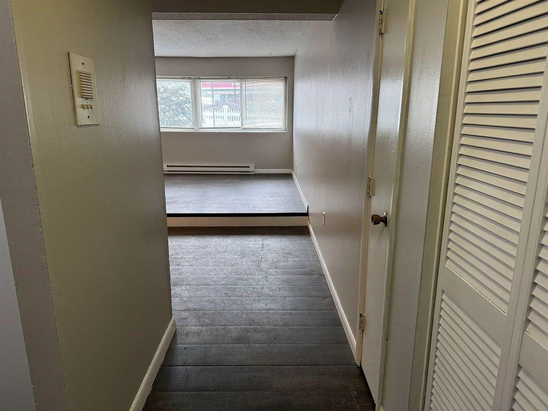 128 Loudon Rd ##12f - Photo 3 of 10