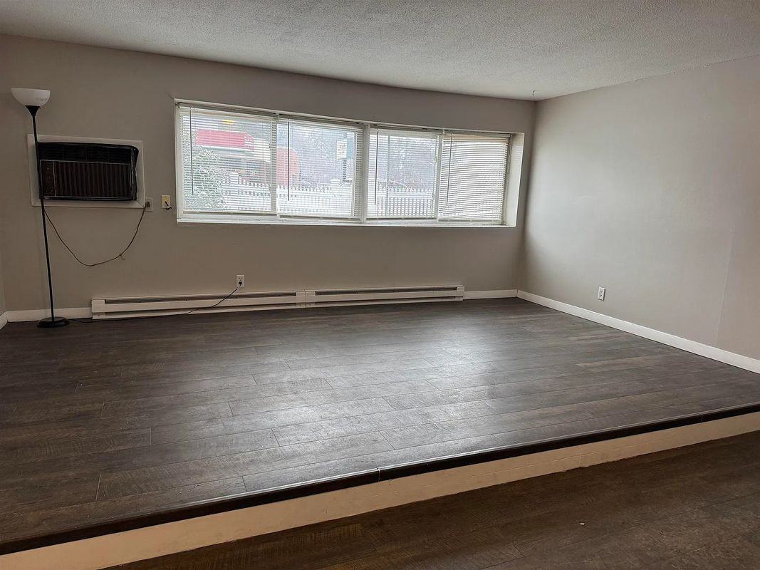 128 Loudon Rd ##12f - Photo 5 of 10