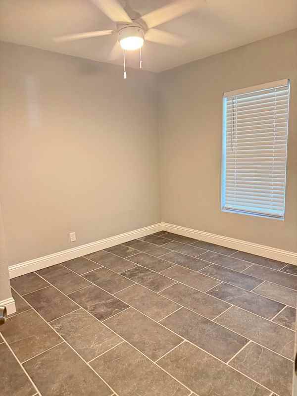 4040 Neches St - Photo 3 of 9