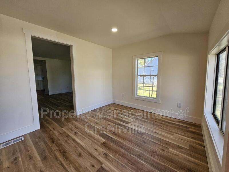 20 State Rd S - Photo 3 of 17