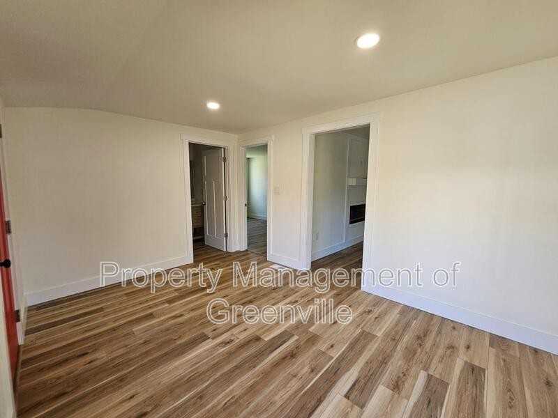 20 State Rd S - Photo 4 of 17