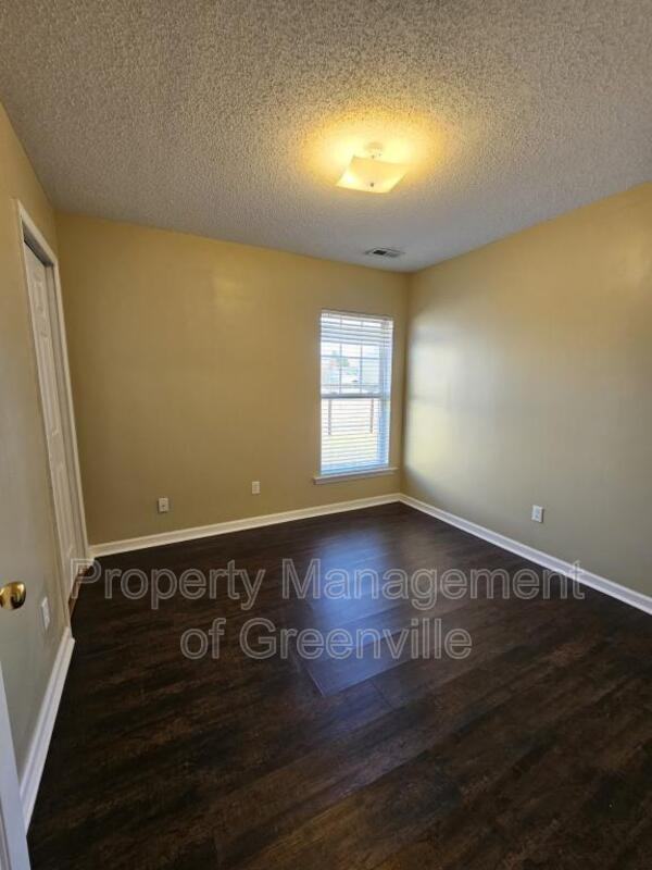 406 Flanders Ct - Photo 6 of 20