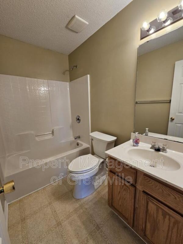 406 Flanders Ct - Photo 7 of 20