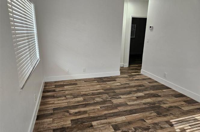 730 Sw 4th St - Photo 2 of 8