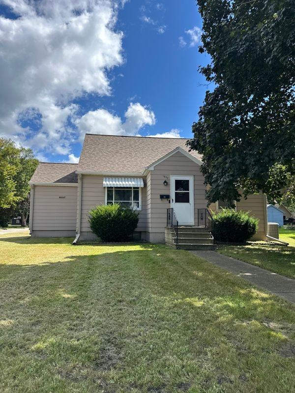 1502 Lake St - Photo 6 of 8