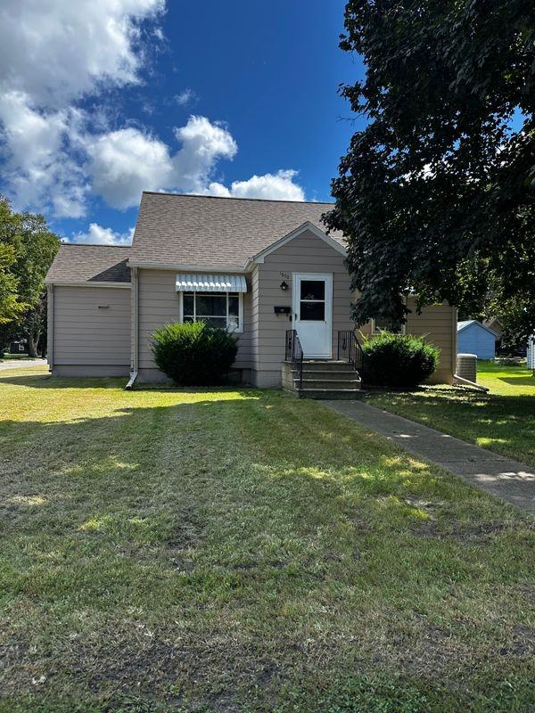 1502 Lake St - Photo 7 of 8