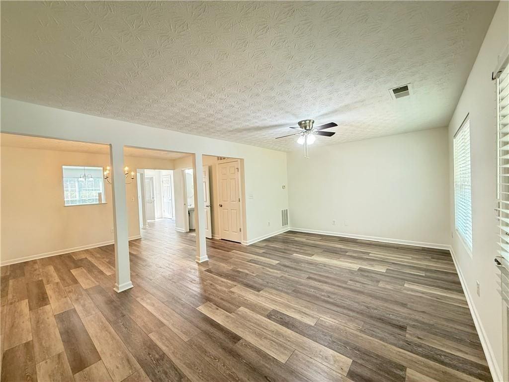 3516 Waldrop Trl - Photo 3 of 18